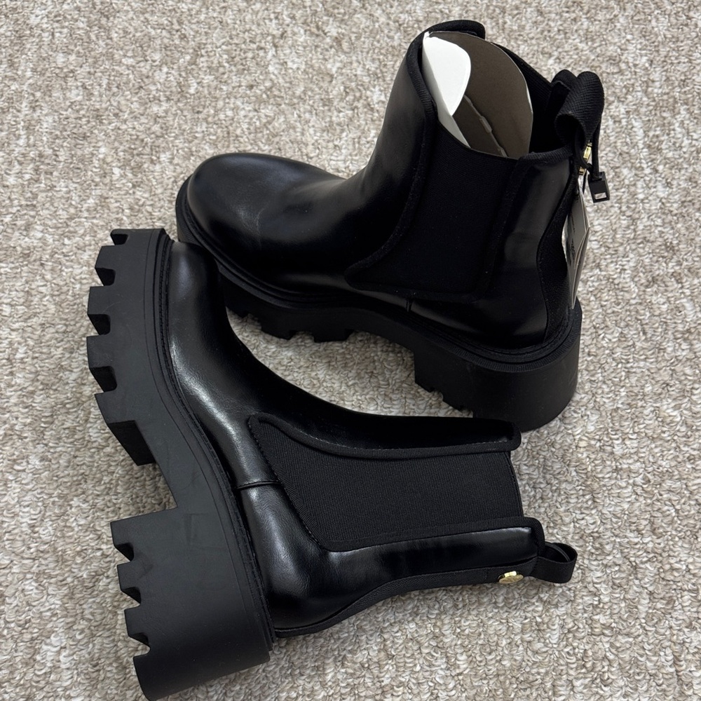 Zara Black Chunky Lug Chelsea Ankle Boots ( SOLD)
